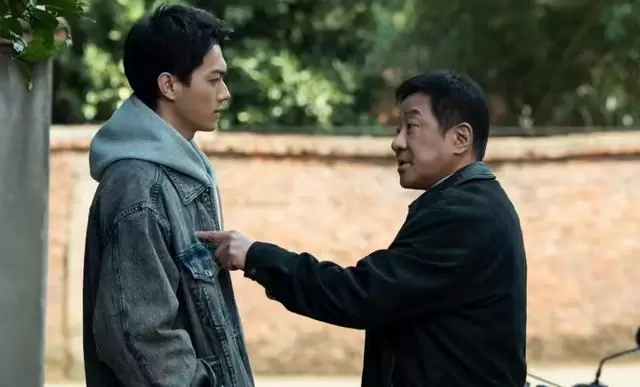 《方圆八百米》高松格自杀引爆父子对立主线 - 相关图片 《方圆八百米》高松格自杀引爆父子对立主线 - 相关图片